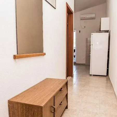 With Parking Space Vinisce, Trogir - 25373